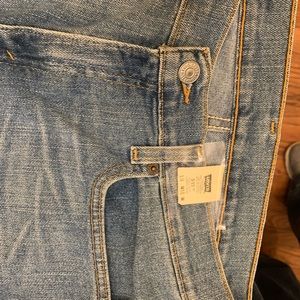 Women’s 10 mis m Vintage Levi’s red tag.